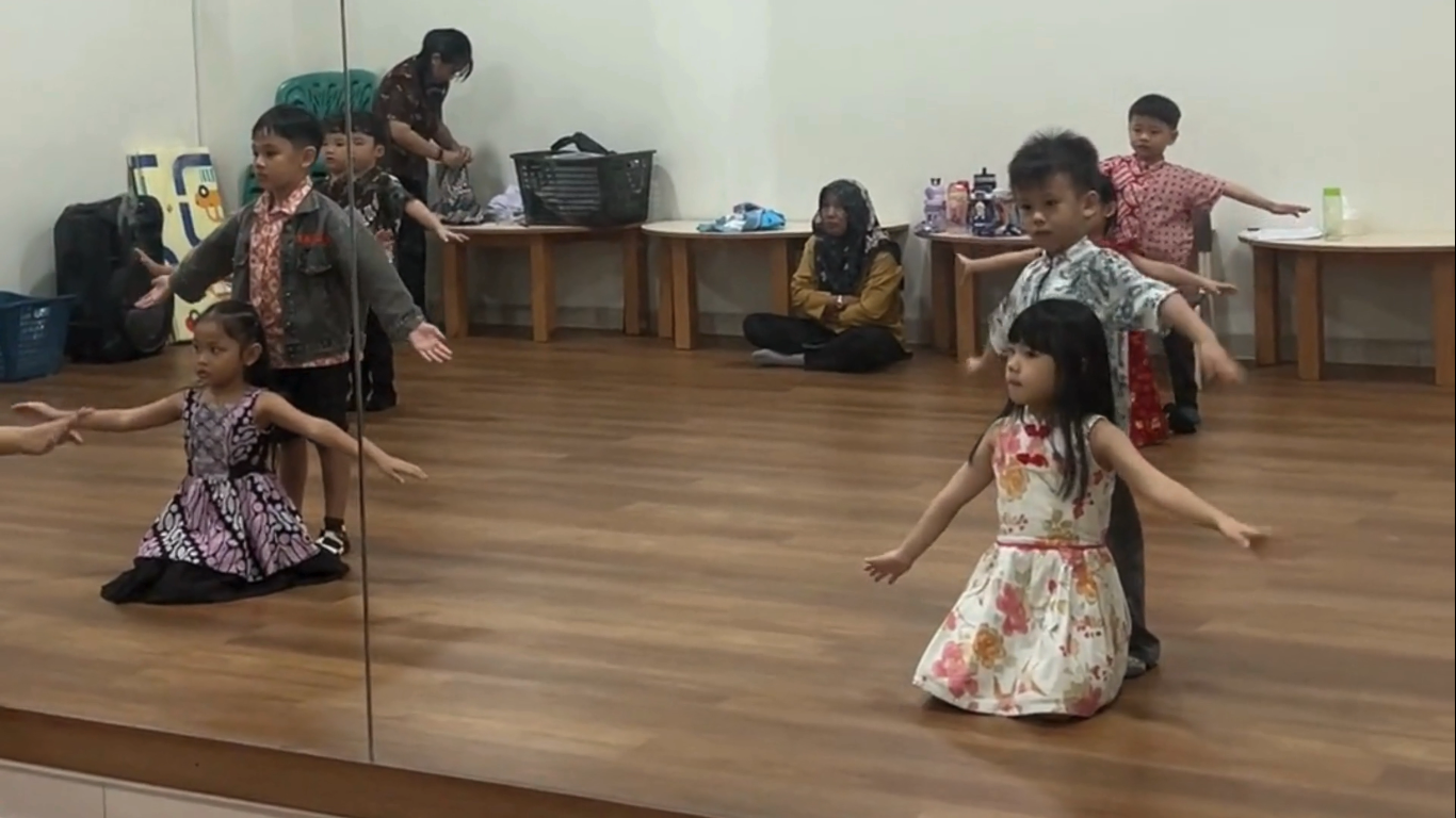 Playgroup - Kindergarten dancing (1)